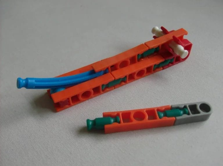 K'NEX Gun CZ-75 Step 3 2