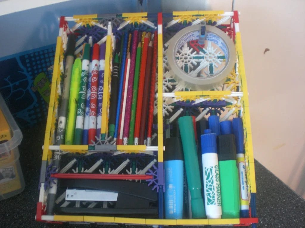 K'NEX Desk Tidy