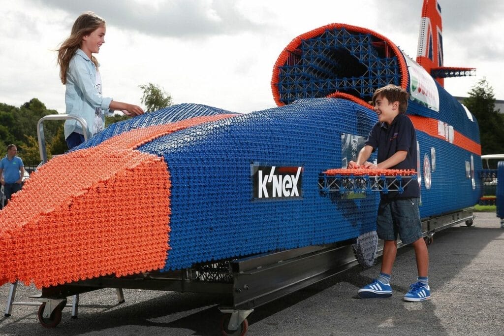 Largest K'NEX sculpture record holder